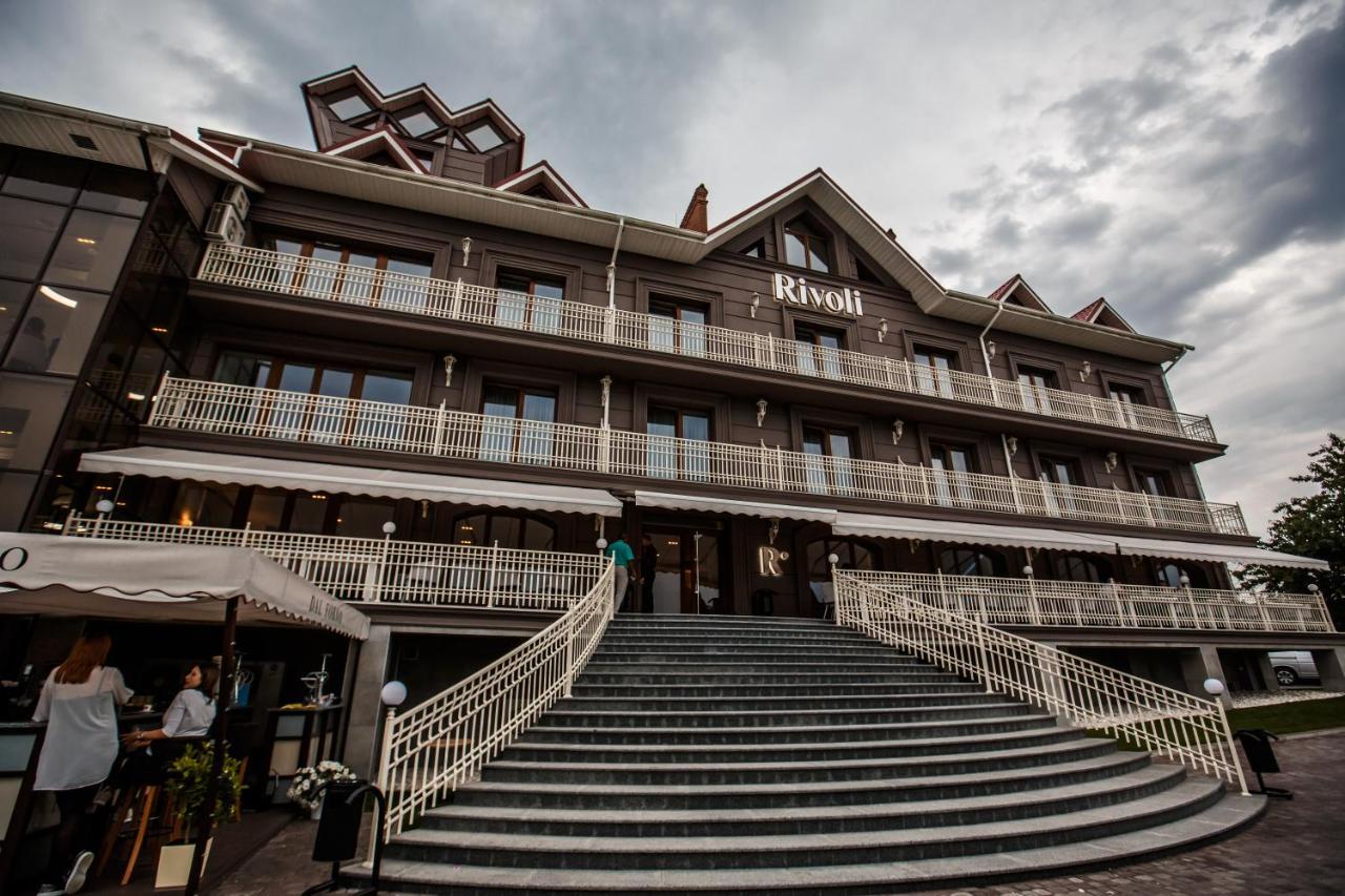 Rivoli Hotel Chernivtsi Exterior photo